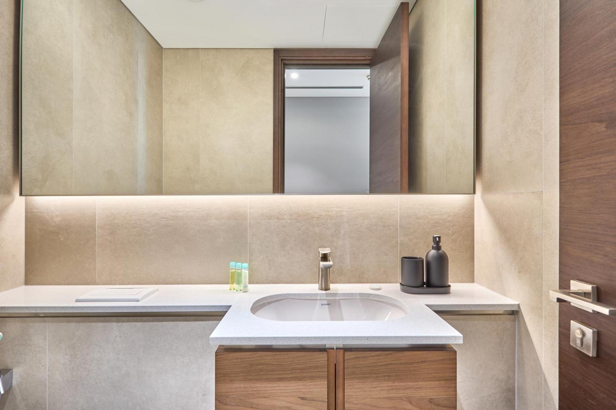 By Latinem Luxury 1br Cvg 3106 Near Burj Khalifa *