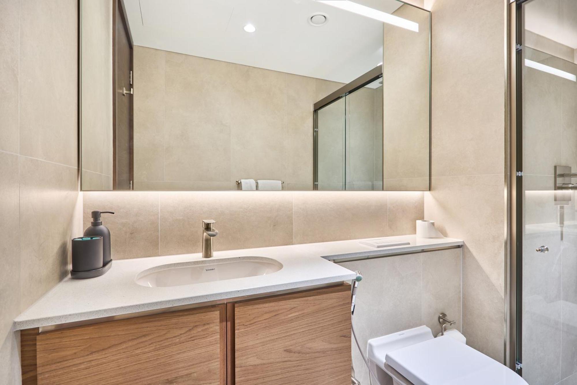 By Latinem Luxury 1br Cvg 3106 Near Burj Khalifa * Dubai