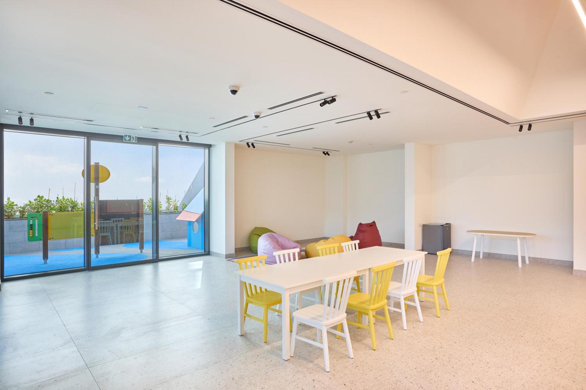 By Latinem Luxury 1br Cvg 3106 Near Burj Khalifa Dubai
