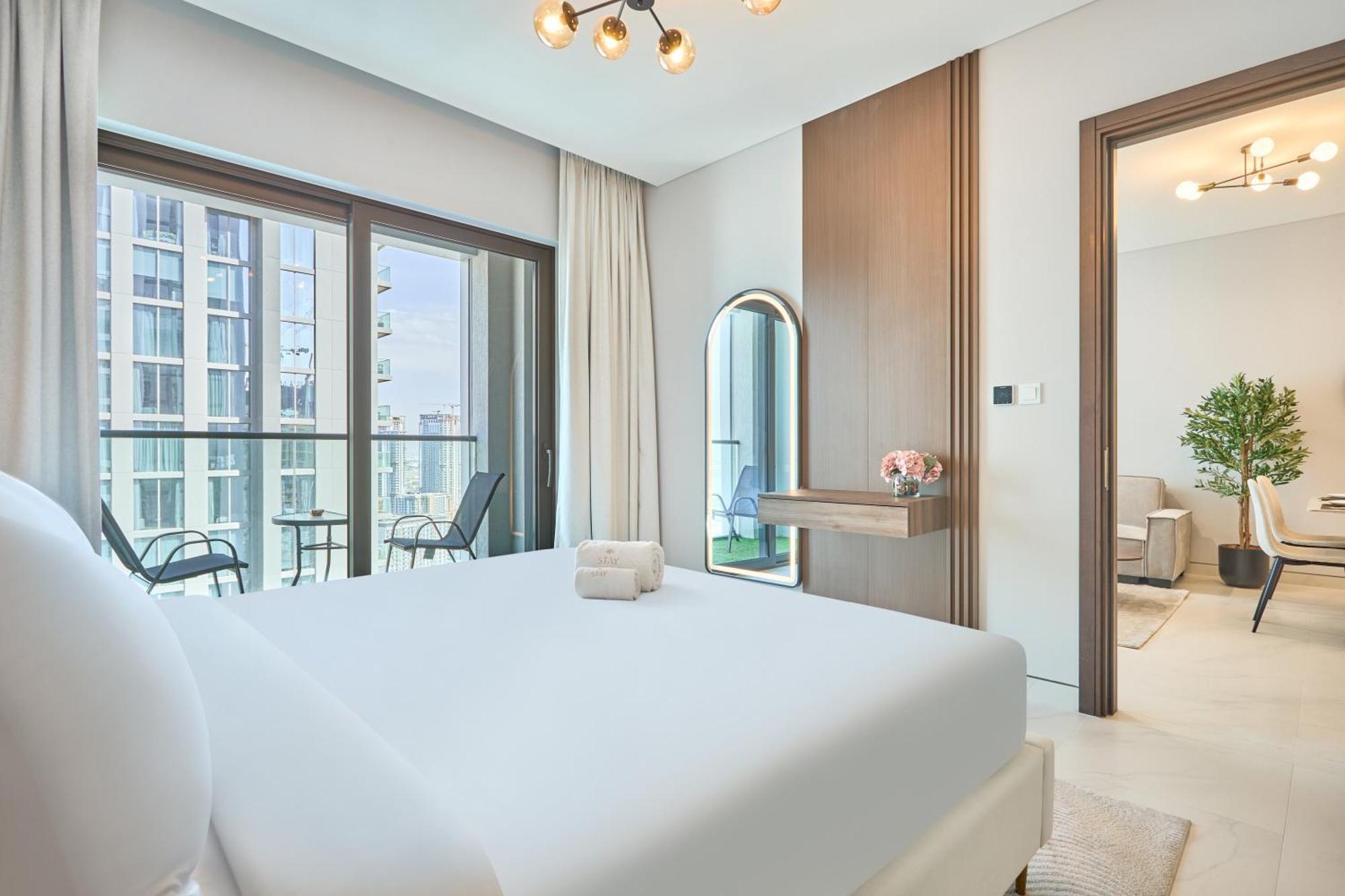 By Latinem Luxury 1br Cvg 3106 Near Burj Khalifa * Dubai