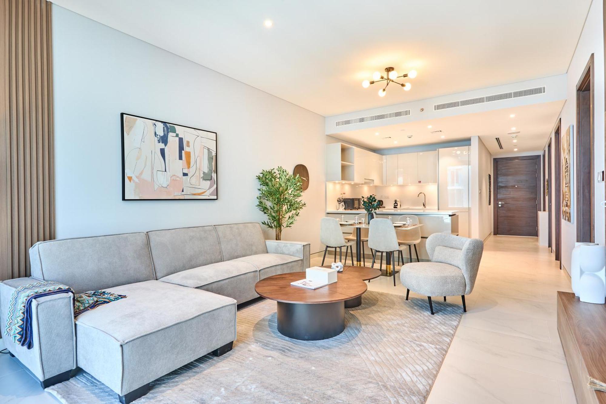 By Latinem Luxury 1br Cvg 3106 Near Burj Khalifa Dubai